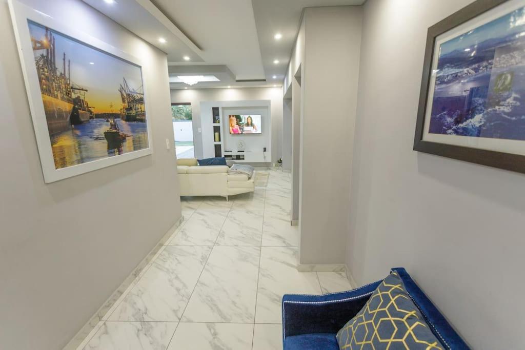 Cozier Glitz Villa Kapstaden Exteriör bild