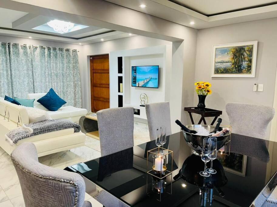 Cozier Glitz Villa Kapstaden Exteriör bild